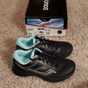 Saucony versafoam tennis shoes nwt